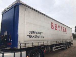 Semirremolque Lecitrailer tauliner frontal izquierdo