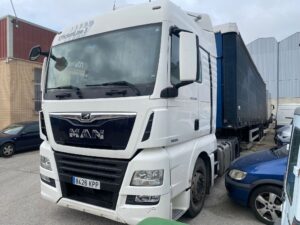 MAN TGX frontal izquierdo