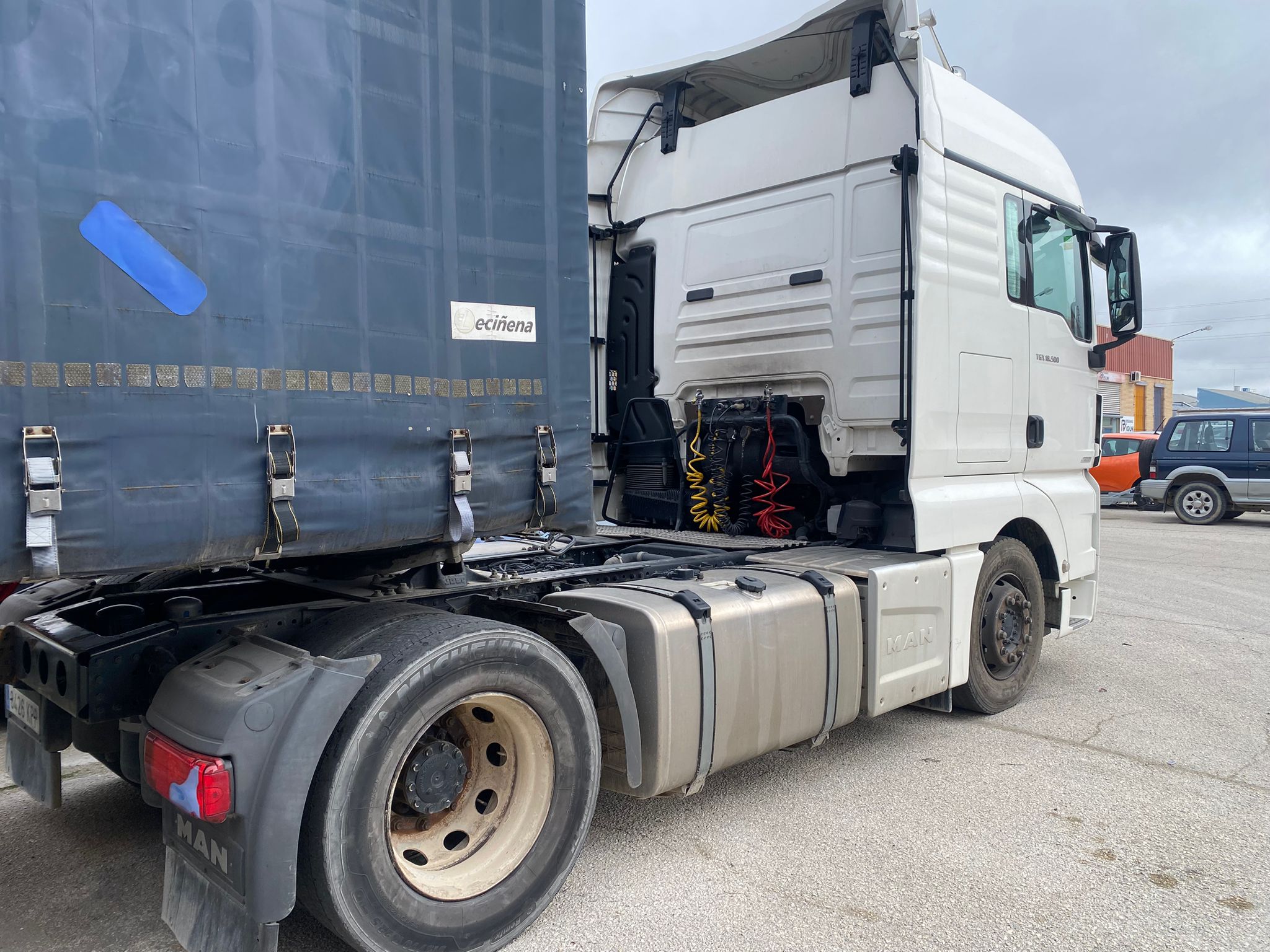 MAN TGX trasera derecha