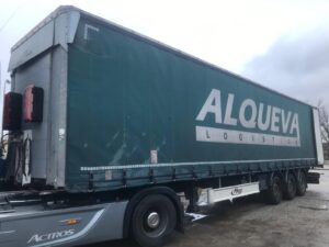 Semirremolque Fliegl 3E20 tauliner vista frontal