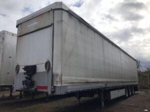 Vista frontal izquierda semirremolque Lecitrailer tauliner