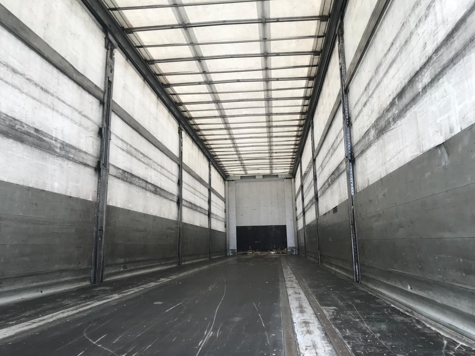 Interior semirremolque Lecitrailer