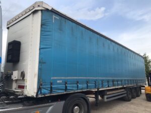 Vista frontal izquierda Lecitrailer tauliner
