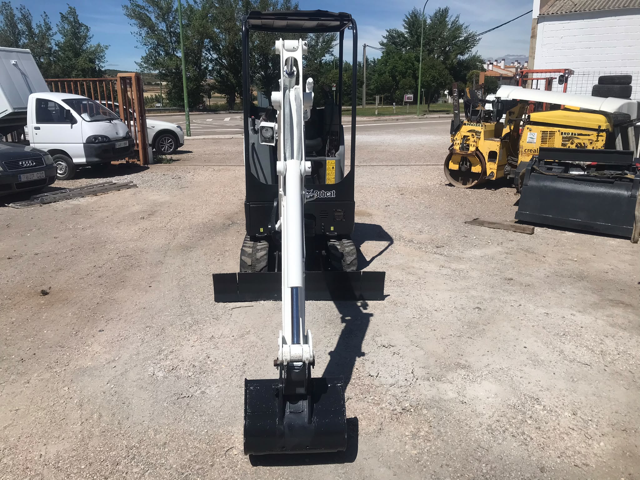 Miniexcavadora Bobcat E20Z - 2020 - Imagen 2