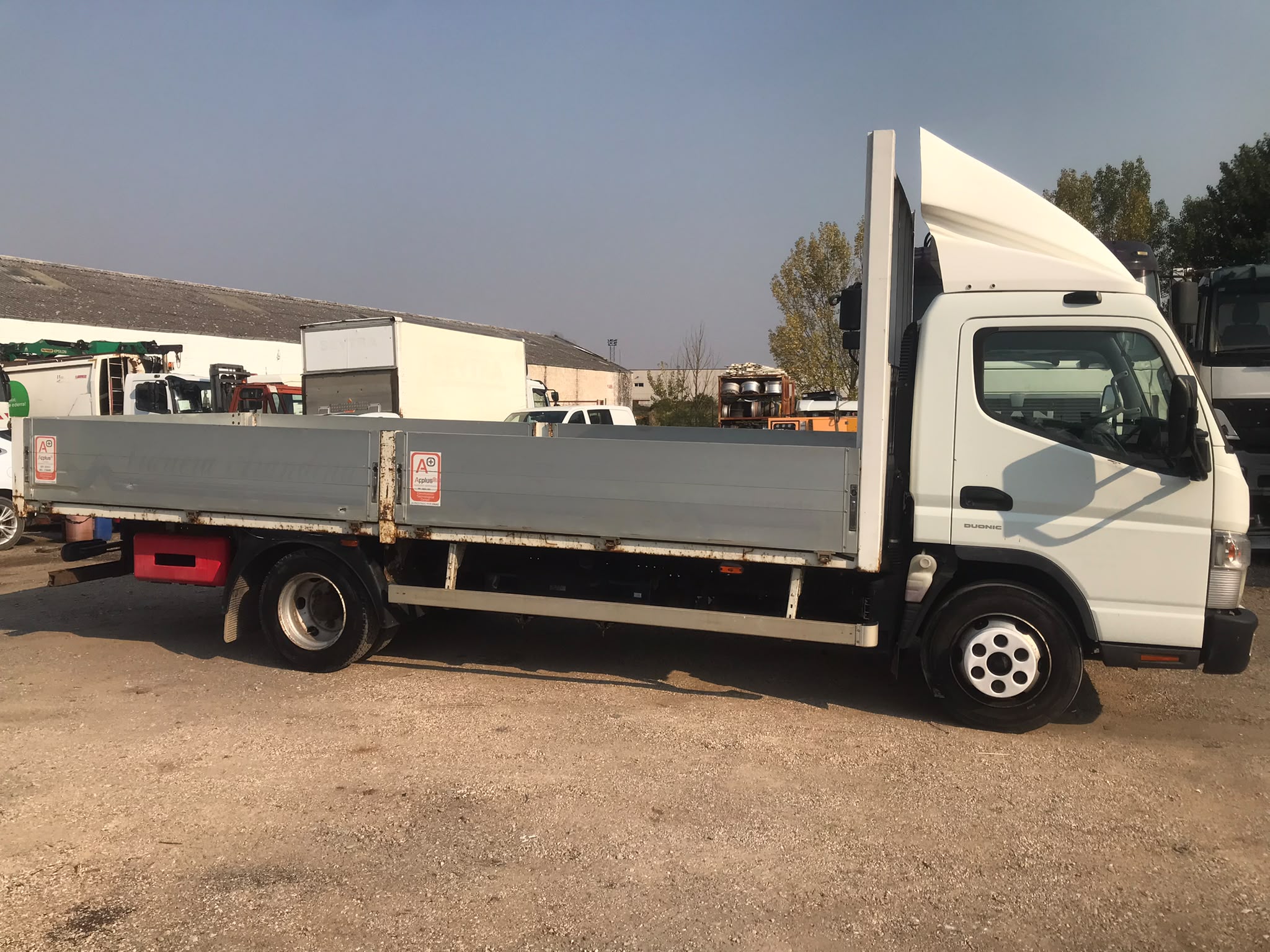 Mitsubishi Canter caja abierta - 2013 - Imagen 4