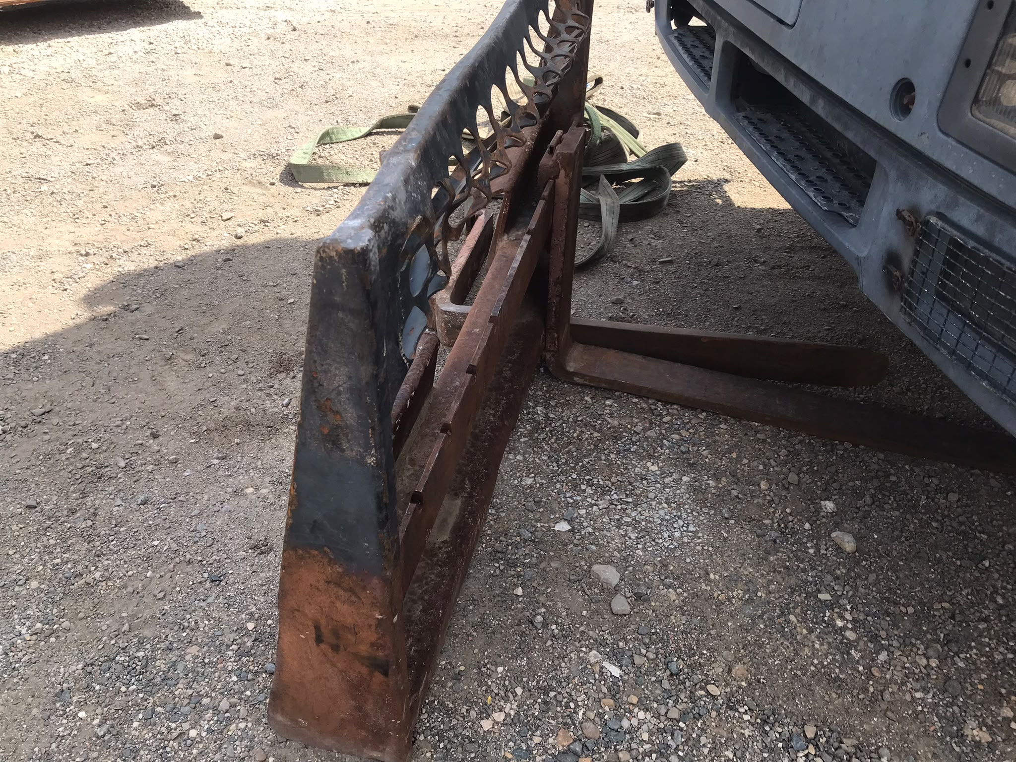 Minicargadora Bobcat S590 - 2022 - Imagen 12
