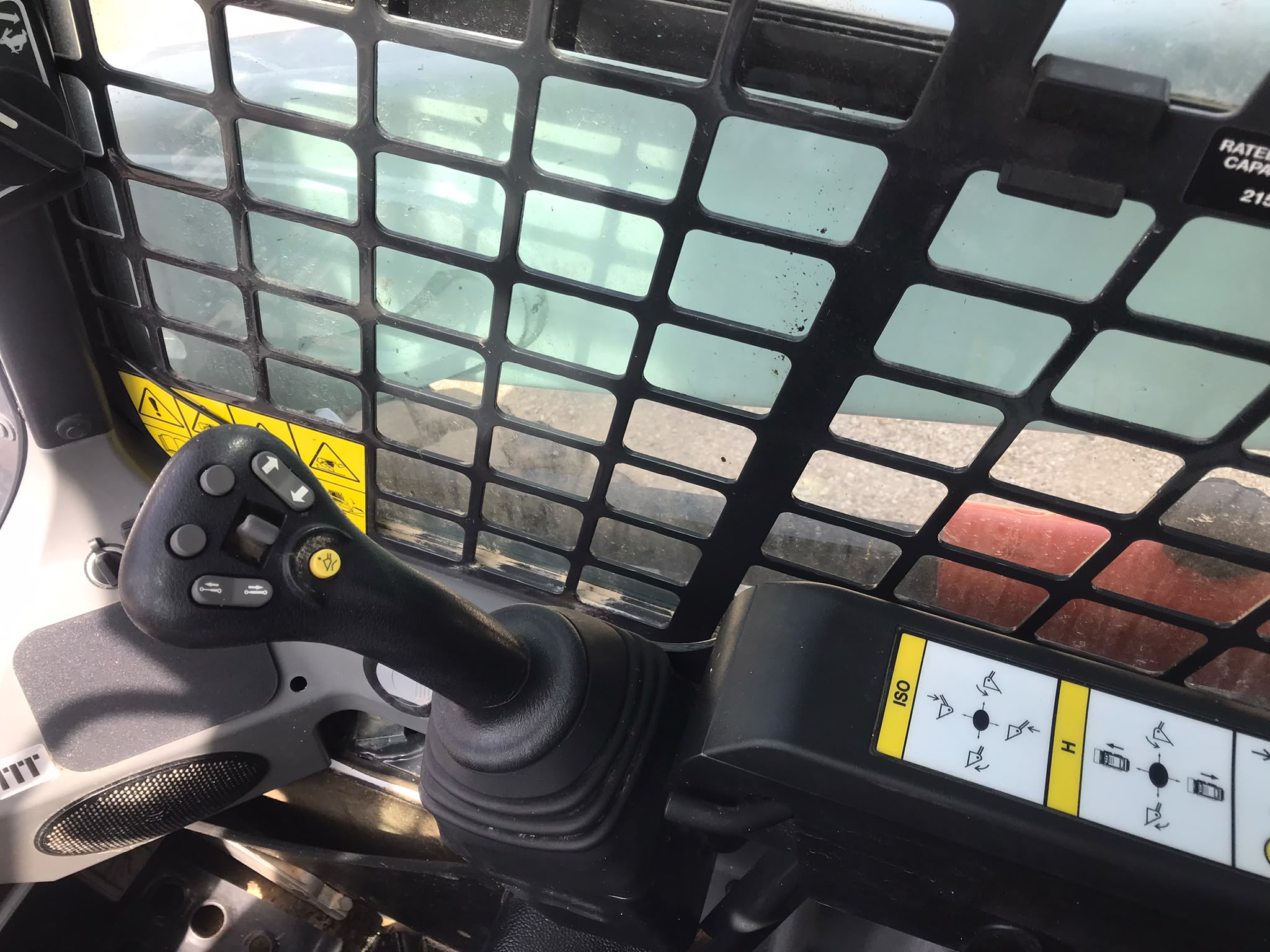 Minicargadora Bobcat S590 - 2022 - Imagen 15