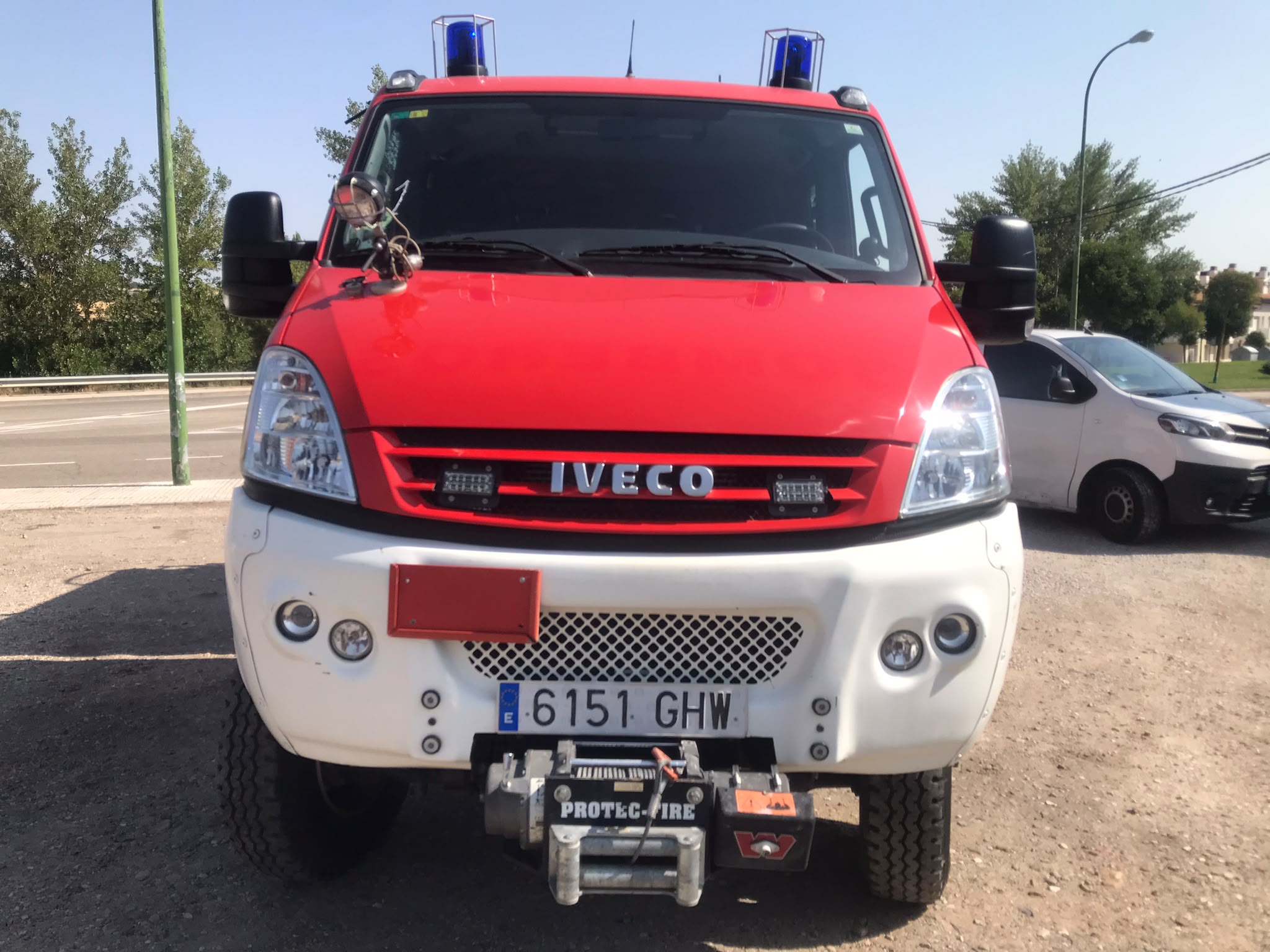 Camión de bomberos Iveco 55S18W 4x4 frontal