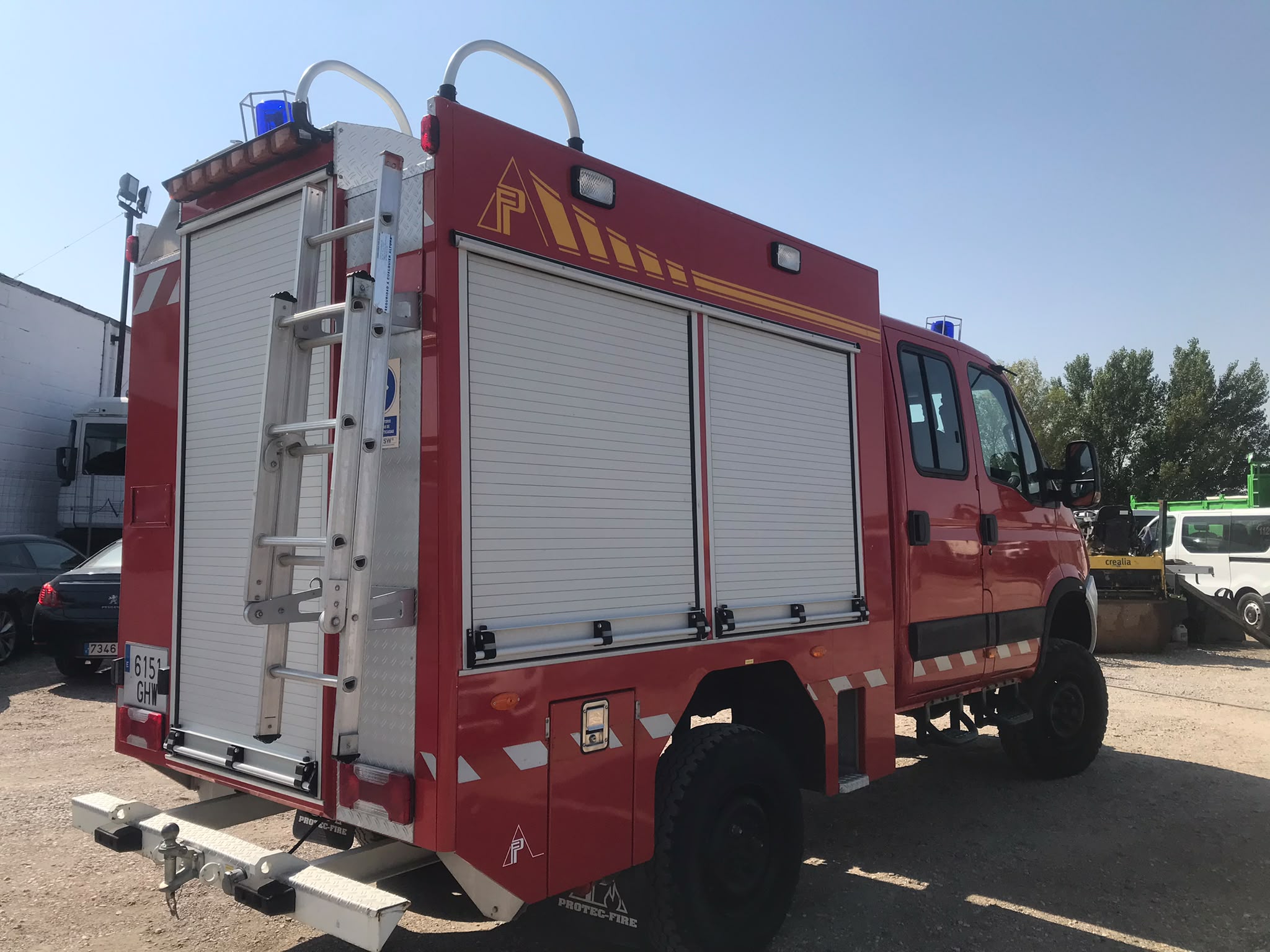 Iveco 55S18W 4x4 carrocería de intervención trasera derecha