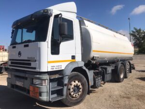 Iveco MH260E31 cisterna gasoil frontal izquierdo