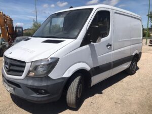 Mercedes-Benz Sprinter furgón frontal izquierdo