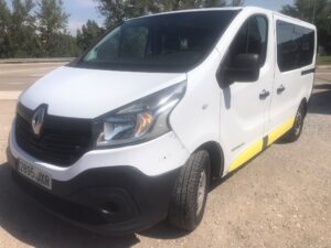 Renault Trafic 9 plazas frontal izquierdo