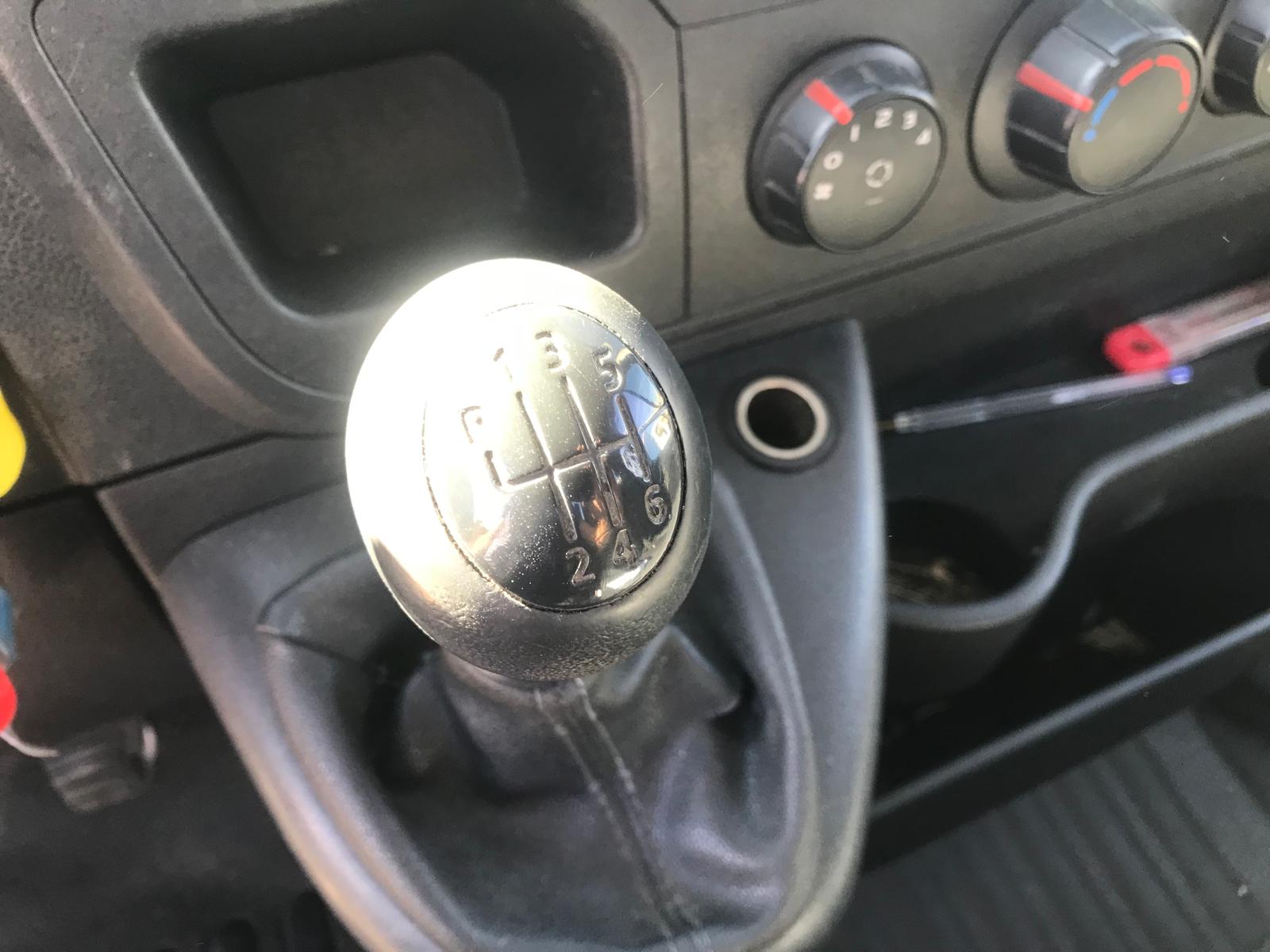 Renault Master 150.35 en chasis - 2012 - Imagen 11