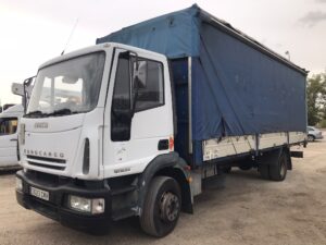 Iveco Eurocargo ML120E24 semitauliner vista frontal izquierda