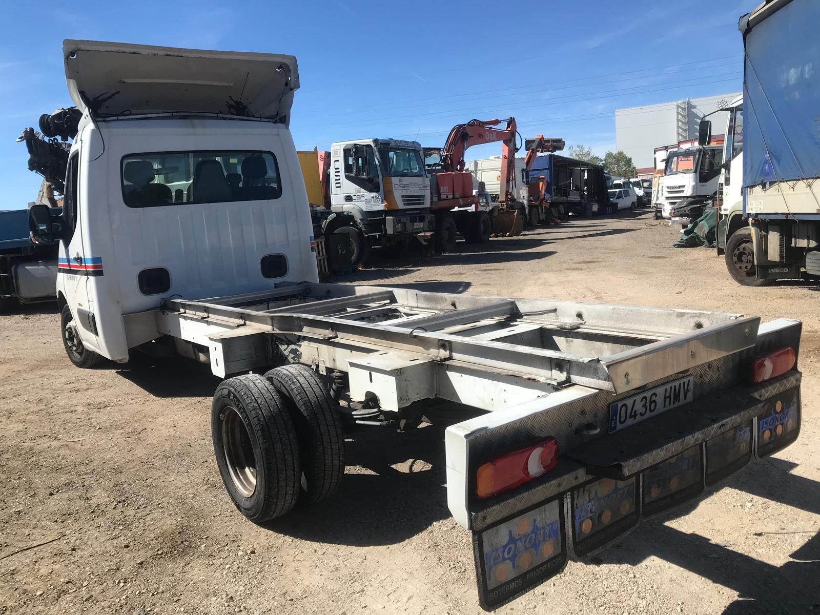 Renault Master 150.35 en chasis - 2012 - Imagen 7