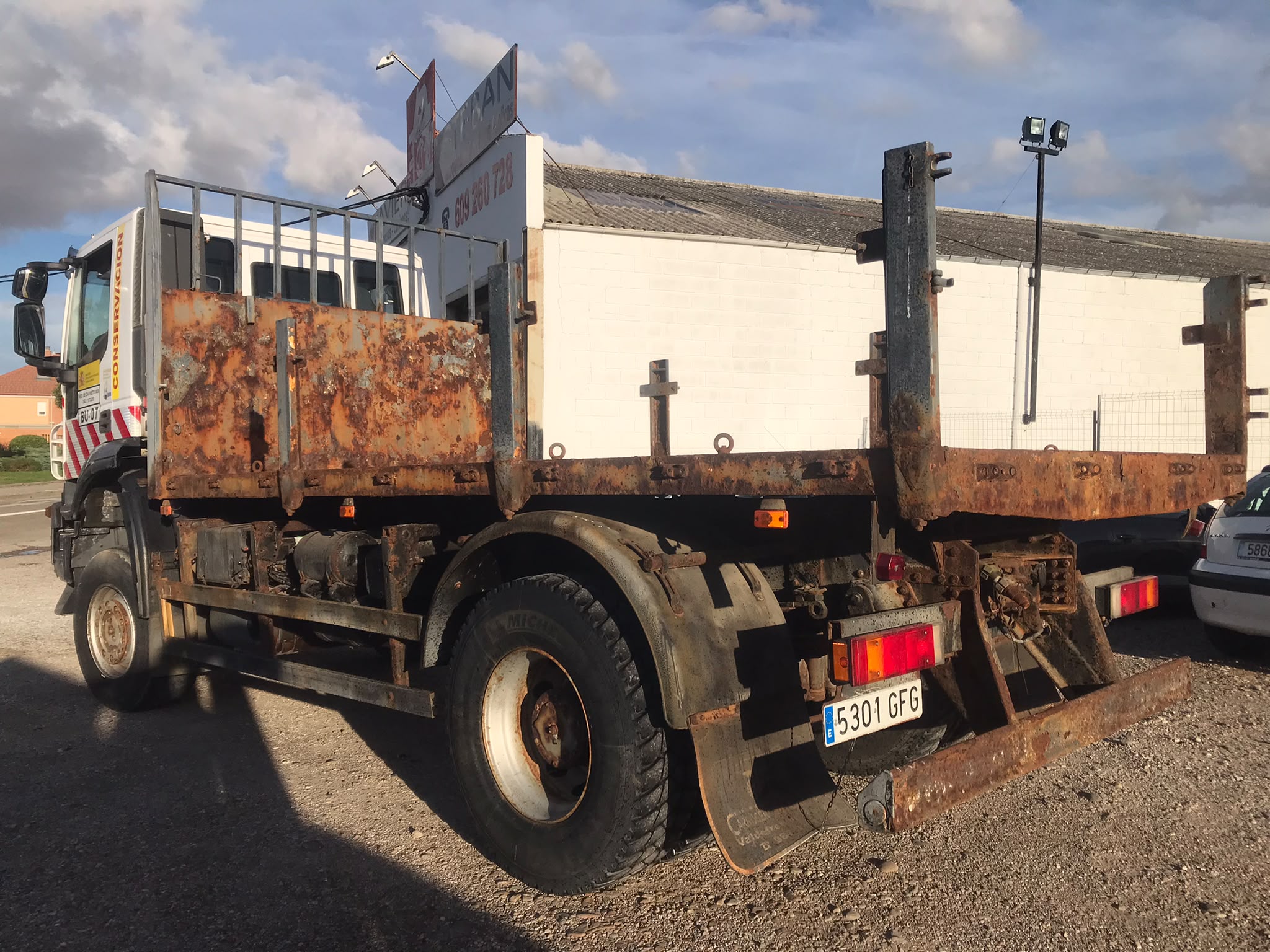 Iveco AD190T31W 4x4 basculante - 2008 - Imagen 7