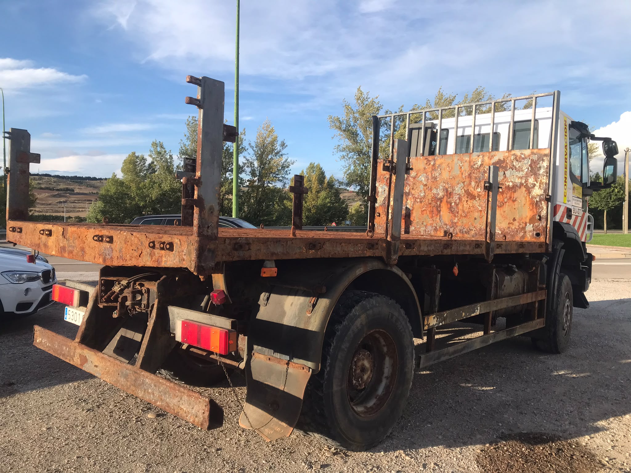 Iveco AD190T31W 4x4 basculante - 2008 - Imagen 5