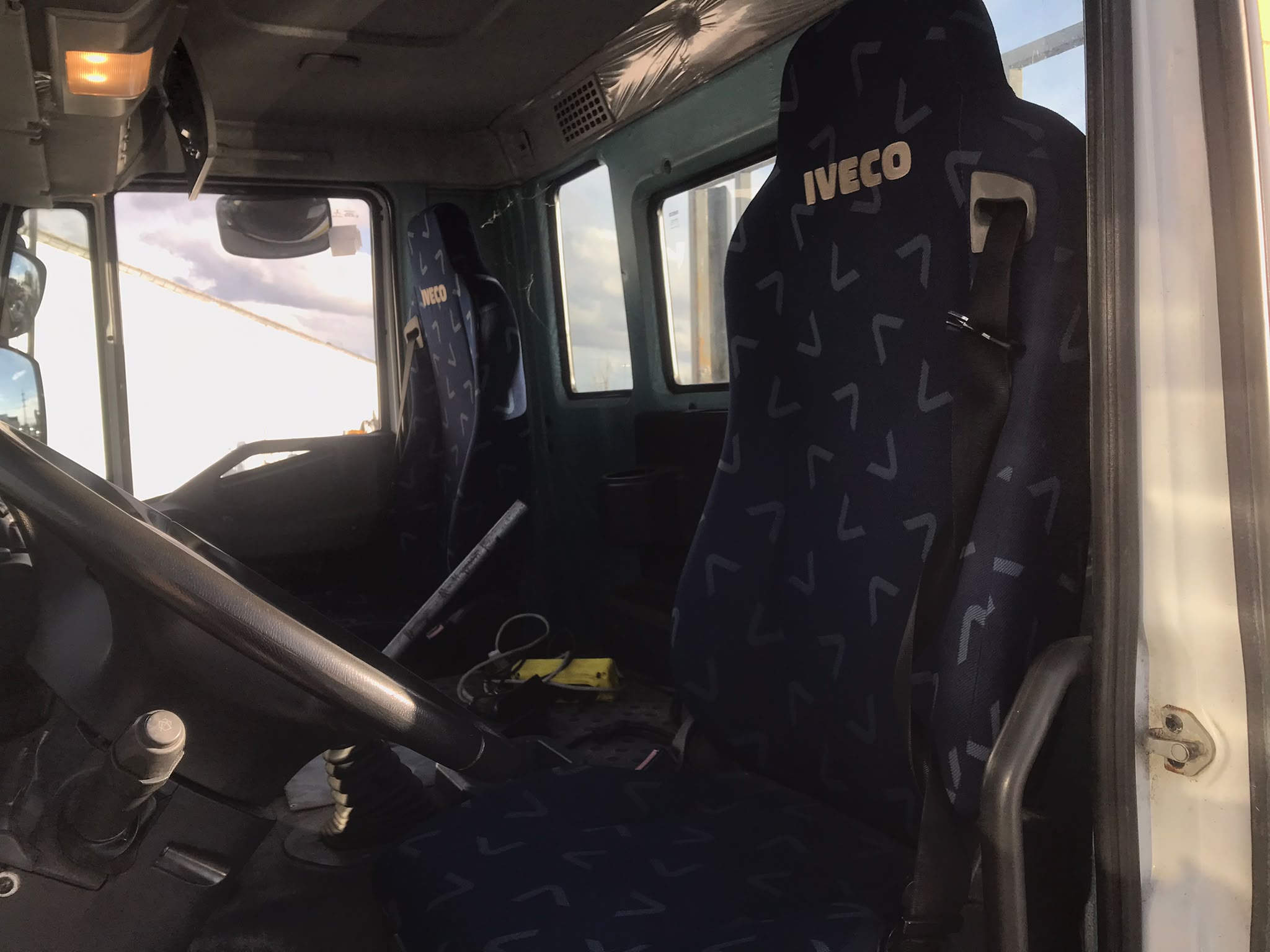 Iveco AD190T31W 4x4 basculante - 2008 - Imagen 9