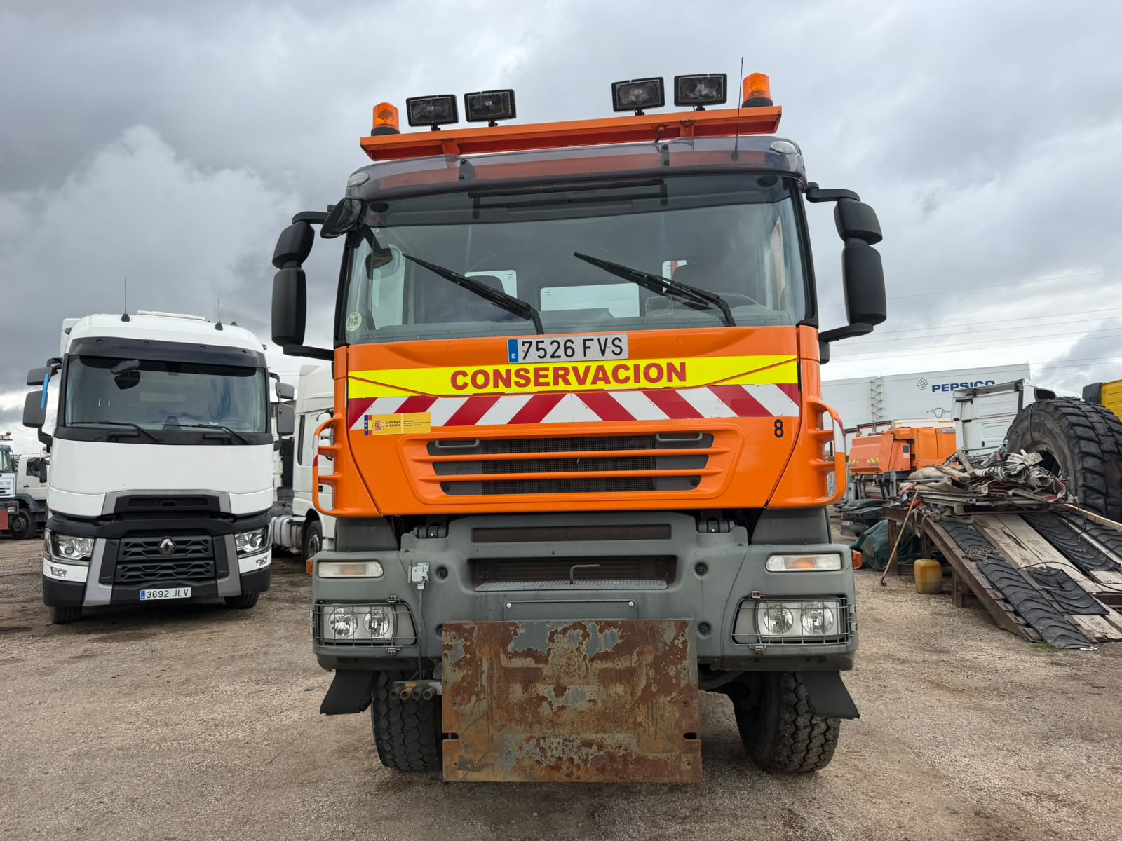 Iveco AD260T41W 6x6 basculante - 2007 - Imagen 3