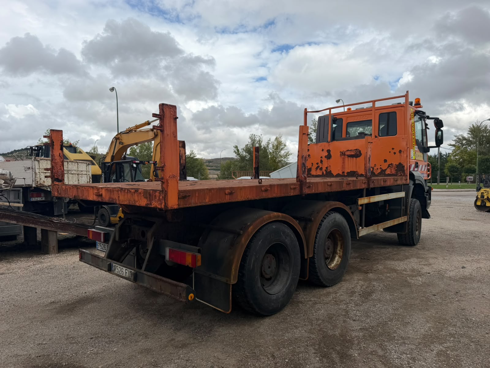 Iveco AD260T41W 6x6 basculante - 2007 - Imagen 7